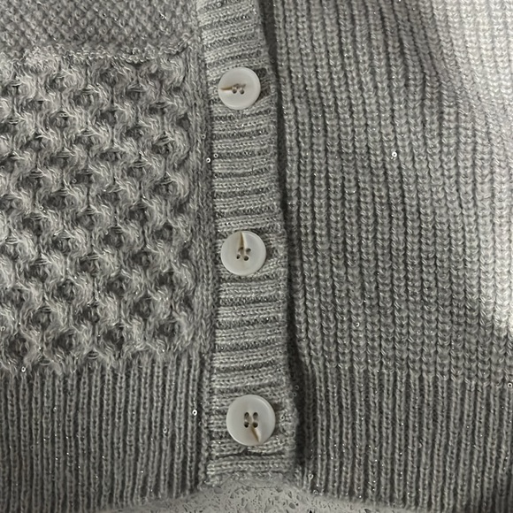 Juniors’ Textured V-neck Button Front Cardigan - Picture 5 of 6